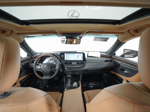 Certified 2025 Lexus ES 300h Ultra Luxury image 14