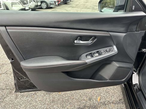 Certified 2025 Nissan Sentra SR image 13