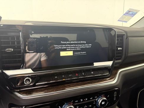 New 2026 GMC Sierra 1500 SLE image 19