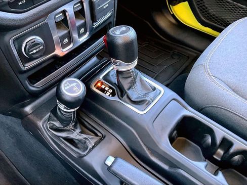 Used 2024 Jeep Wrangler Sport AWD/4WD image 29