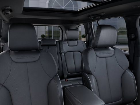 New 2025 Jeep Grand Cherokee Overland w/ Adv Protech Group III AWD/4WD image 27