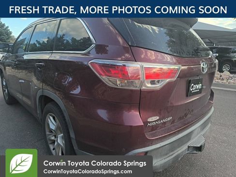 Used 2015 Toyota Highlander Limited w/ Driver Technology Package FWD image 6