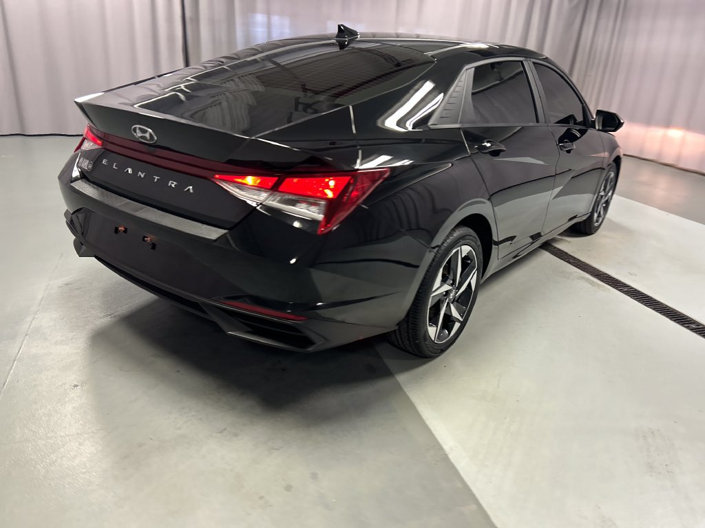 Used 2023 Hyundai Elantra SEL w/ Convenience Package FWD image 7