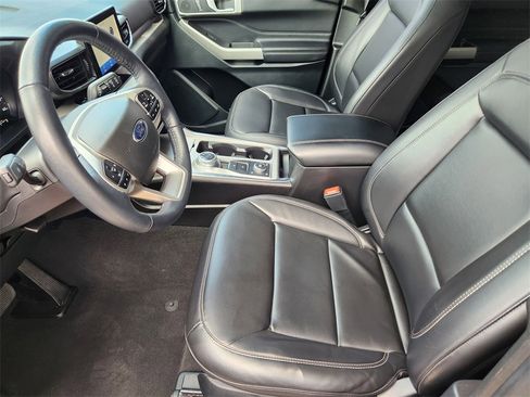 Used 2023 Ford Explorer XLT w/ Equipment Group 202A image 13