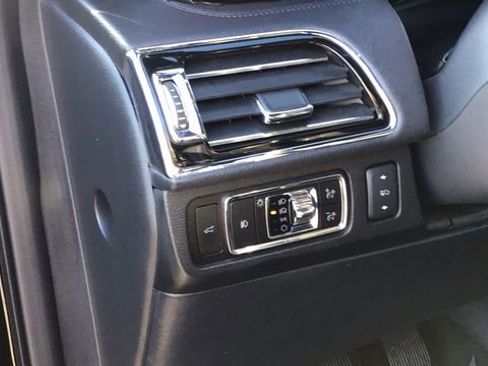 Used 2024 Lincoln Navigator Reserve image 17