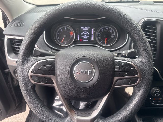 Used 2019 Jeep Cherokee Latitude w/ Popular Appearance Group FWD image 11