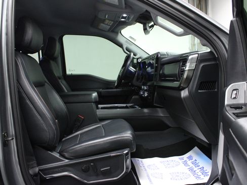 Used 2024 Ford F250 Lariat w/ Chrome Package image 16