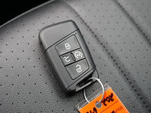 Certified 2024 Volkswagen Tiguan Wolfsburg Edition image 38