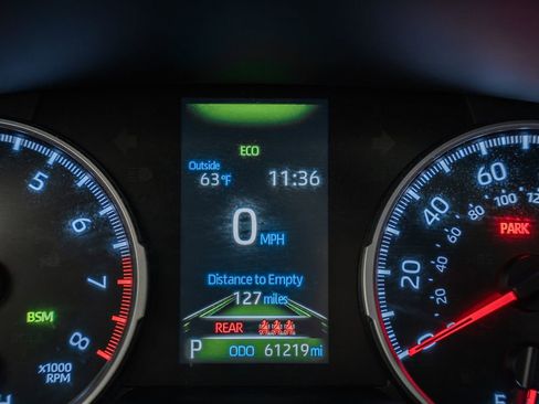 Used 2021 Toyota RAV4 XLE w/ Convenience Package FWD image 40