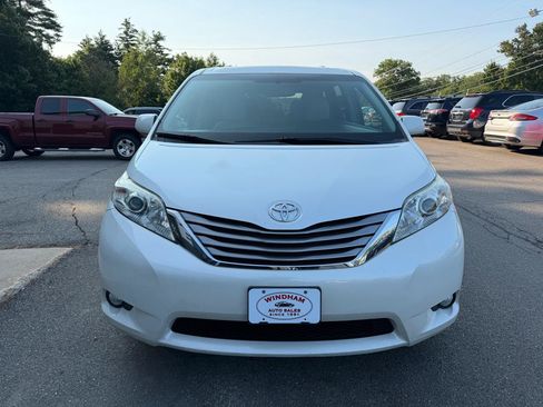 Used 2015 Toyota Sienna XLE Premium FWD image 2
