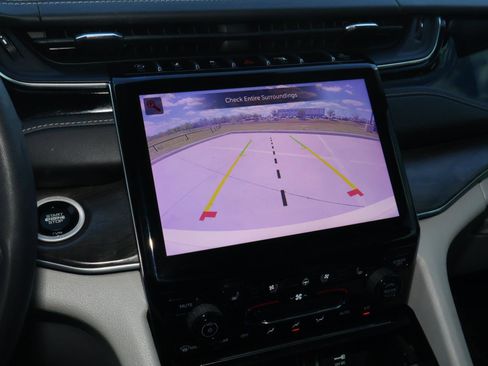 Used 2023 Jeep Grand Cherokee Overland w/ Luxury Tech Group IV image 29