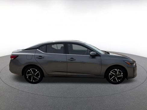 Used 2025 Nissan Sentra SV FWD image 16