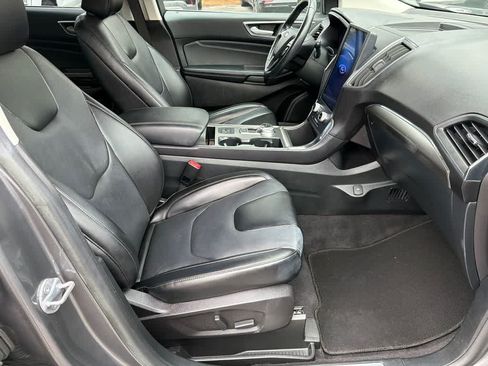 Used 2022 Ford Edge Titanium AWD/4WD image 12