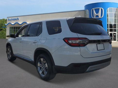 New 2025 Honda Pilot EX-L image 3