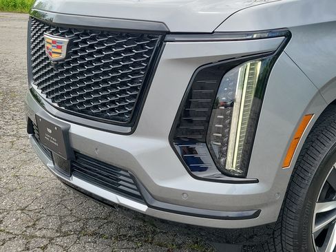 Used 2026 Cadillac Escalade Sport w/ Touring Package AWD/4WD image 9