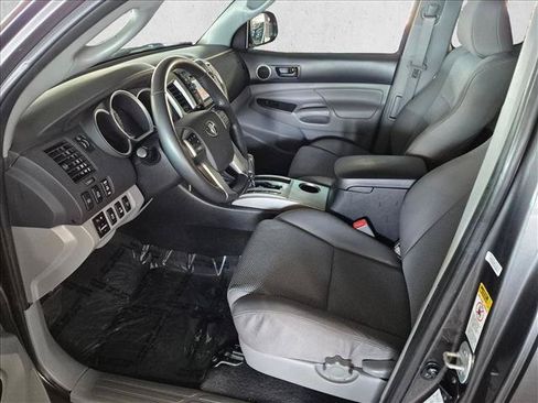 Used 2013 Toyota Tacoma 4x4 Access Cab V6 w/ TRD Off-Road Pkg image 16