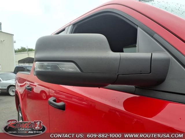 Used 2025 RAM 1500 4x4 Crew Cab image 12