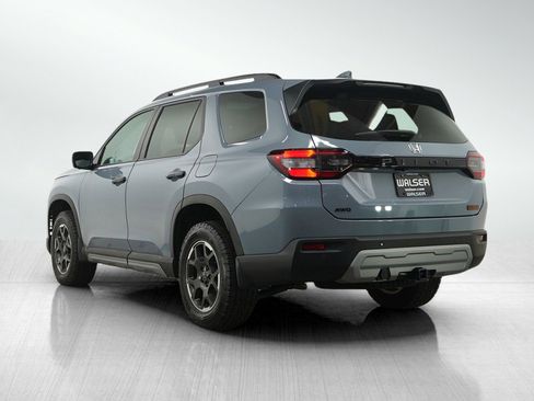 Used 2024 Honda Pilot TrailSport image 3