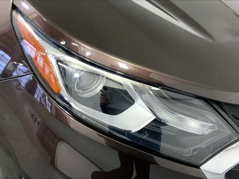 Used 2020 Chevrolet Equinox LT w/ Driver Convenience Package image 27