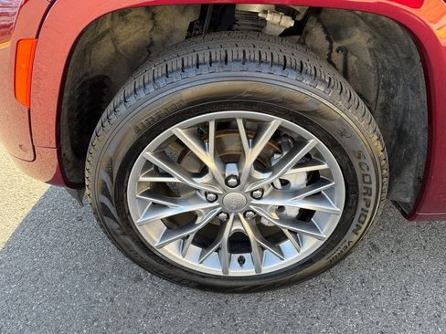 Certified 2024 Jeep Grand Cherokee Summit image 12