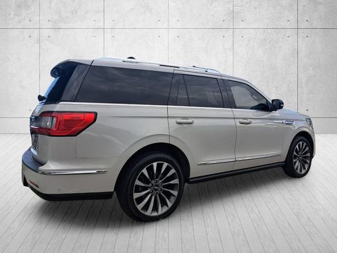 Used 2021 Lincoln Navigator Reserve w/ Luxury Package RWD image 5