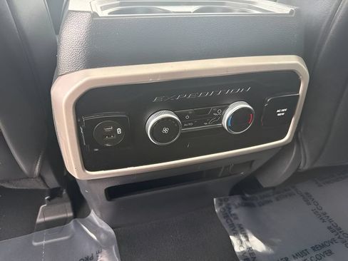 Used 2023 Ford Expedition XLT AWD/4WD image 29