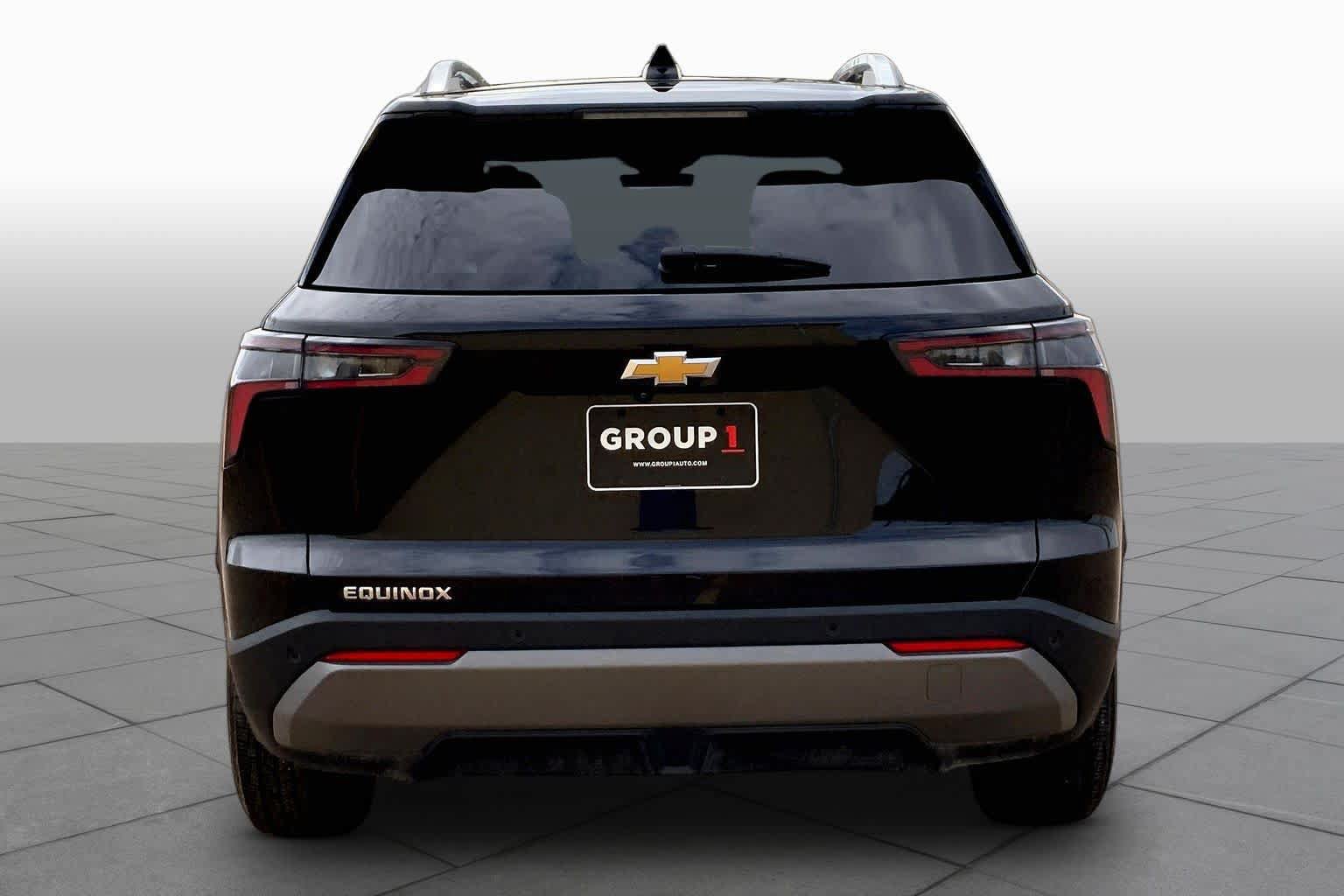 Used 2025 Chevrolet Equinox LT w/ Convenience Package II FWD image 4