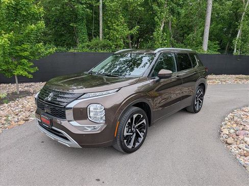 Used 2024 Mitsubishi Outlander SEL AWD/4WD image 1