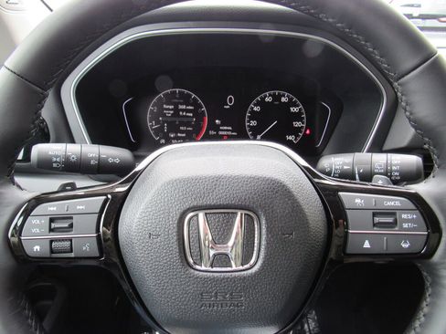 Used 2024 Honda Pilot Touring image 16