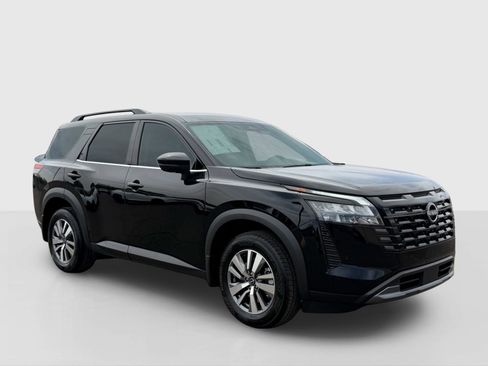New 2026 Nissan Pathfinder SL image 8