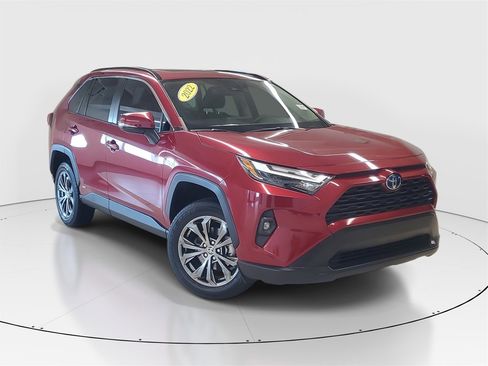 Certified 2022 Toyota RAV4 XLE Premium image 2