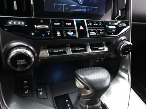 Used 2024 Lexus LX 600 F Sport AWD/4WD image 22