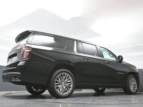 Used 2023 Chevrolet Suburban High Country AWD/4WD image 24