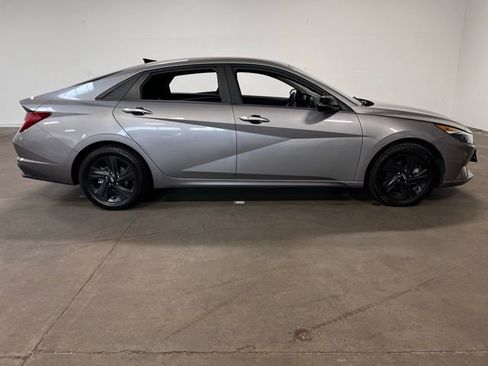 Used 2023 Hyundai Elantra Blue FWD image 2
