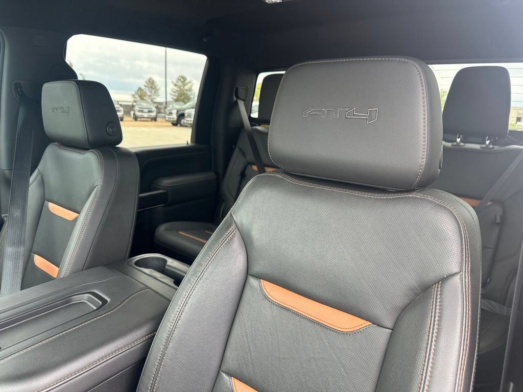 Certified 2020 GMC Sierra 2500 AT4 w/ AT4 Premium Package AWD/4WD image 17