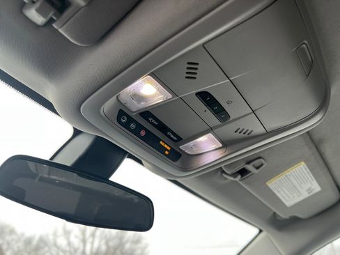 Used 2019 Chevrolet Equinox LT image 25