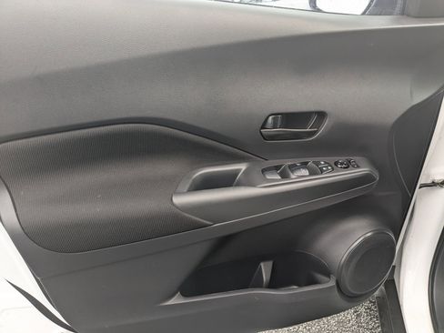 Used 2024 Nissan Kicks S image 11