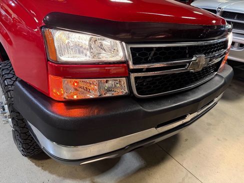 Used 2006 Chevrolet Silverado 3500 LT w/ Heavy-Duty Power Package image 43