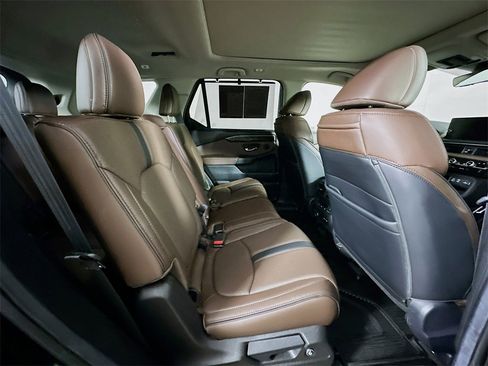 Used 2024 Honda Pilot Elite image 9