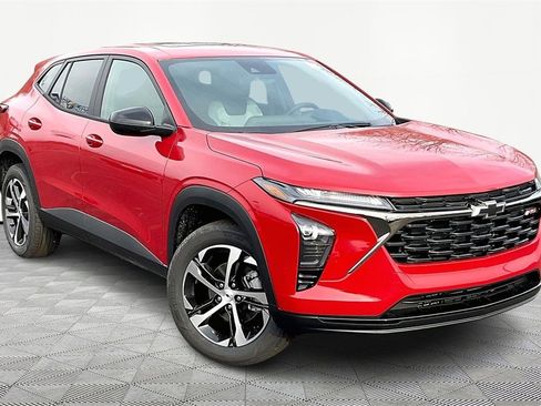 New 2026 Chevrolet Trax RS w/ Sunroof Package image 2