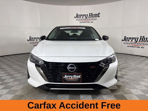 Used 2024 Nissan Sentra SR image 3