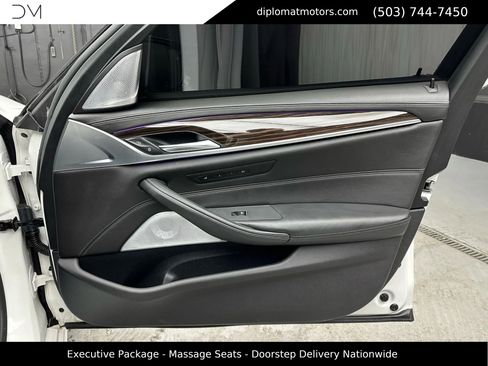 Used 2019 BMW M5 w/ Executive Package image 25