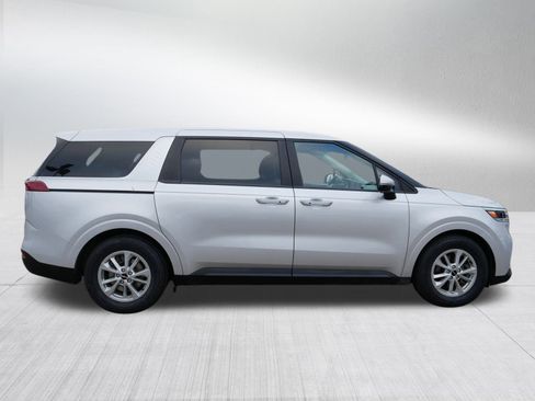 Certified 2022 Kia Carnival LX image 8