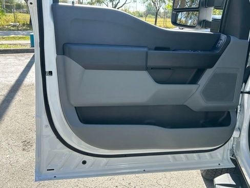 Used 2023 Ford F350 XL w/ Snow Plow Prep Package image 33