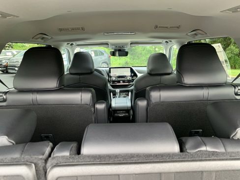 New 2024 Toyota Highlander XLE image 45