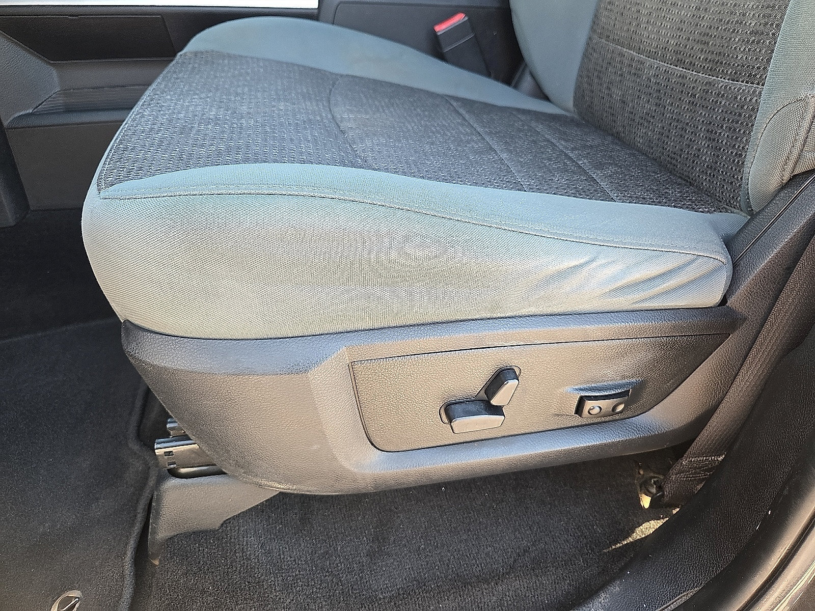 Used 2017 RAM 1500 Big Horn AWD/4WD image 14