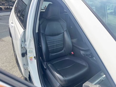 Used 2019 Toyota RAV4 XLE Premium FWD image 16