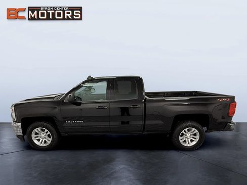Used 2018 Chevrolet Silverado 1500 LT w/ All Star Edition image 3