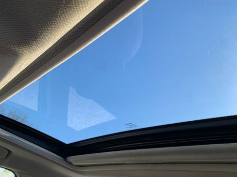 Used 2017 Nissan Sentra SV w/ Style Package image 21