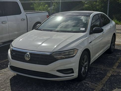 Used 2019 Volkswagen Jetta R-Line w/ R-Line Cold Weather Package FWD image 4